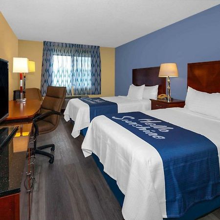 Days Inn By Wyndham Milan Sandusky South Exterior foto